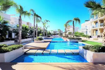 Image de Zenia Beach – Contemporary Townhouse, great for Zenia Boulevard, walk to beach