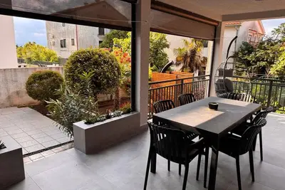 Image de Appartement de vacances Njivice pour 1 - 5 personnes avec 2 chambres à coucher - Appartement de vaca