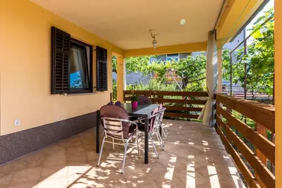 Image de Appartement de vacances Njivice pour 1 - 5 personnes avec 2 chambres à coucher - Appartement de vaca