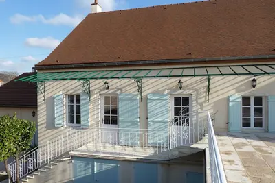 Image de Luxury vigneron's home, secluded garden, a/c, in prestigious Puligny Montrachet