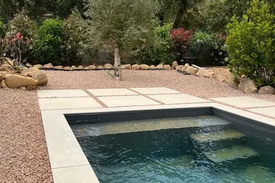 Image de villa contemporaine tout confort 2 personnes, piscine privée, terrain clos