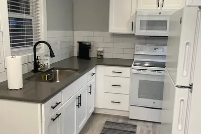 Image de Modern Industrial Apartment minutes away from Unity Park