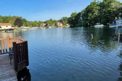 Image de Charming Premium Lakefront room with 2 full beds 2