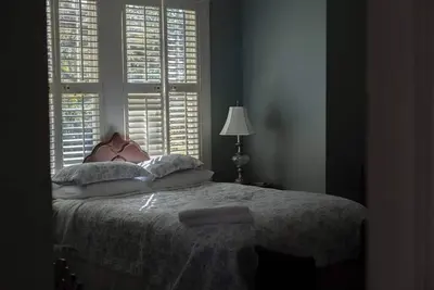 Image de Queen Anne Room at Avera-Clarke