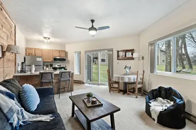Image de Hidden Valley Mountain Condo - walk to slopes!
