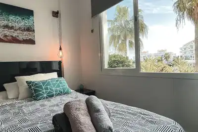 Image de Apartment with terrace 40m² - 10 min walk from the beach!