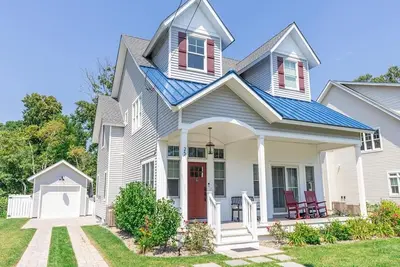 Image de Beach Block Brand New 4 Bed/3 Bath Home with Pool