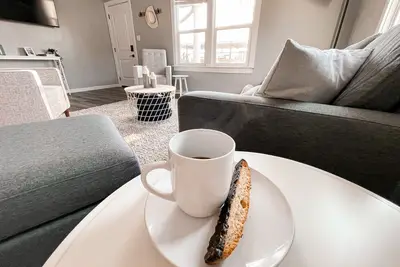 Image de Newly remodeled Cozy Home Centrally located