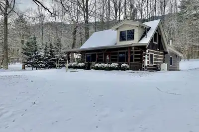 Image de Log Cabin, walk to Cades Cove and just minutes from Gatlinburg with a view!