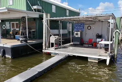 Image de 6 Man Beer Can Venice Marina Front Row Ice, Wifi, & W/D Great Camp