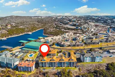 Image de Luxurious Condo with unobstructed access to Table Rock Lake