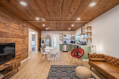 Image de Oh my! Historic Bishop Home w/ Full Modern Update