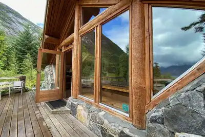Image de Big Cabin sleeps 2-9 people, open fire place, view of the Sognefjord