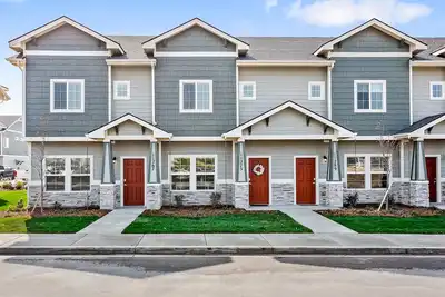 Image de 3 Adjacent Homes | Near The Village | Sleeps 18