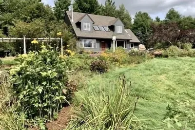 Large Mountainside Home w/ Pond by Smugglers Notch!