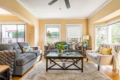 Image de House in Prime Belmont Heights Near Beach w/ Gym and Garage