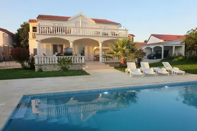 Image de Villa Irmica - Impressive pool, spacious apartment (86 m²) - first floor