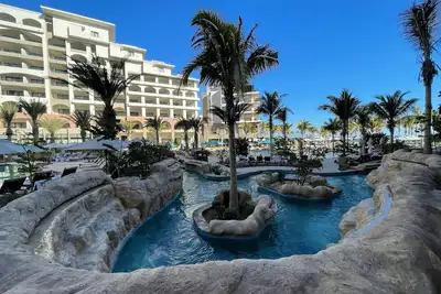 Image de Deluxe Studio @ Villa la Valencia Beatiful Beach Front Condo with full service