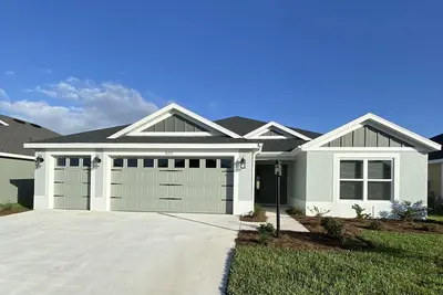 Image de The Villages 3 bed/3 Kings, Private, Coastal decor, 1 min to Rec cntr & Pickleba