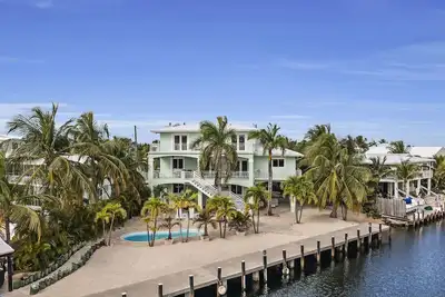 Immaculate Islamorada Home with 100' of Dockage, Pool & More!