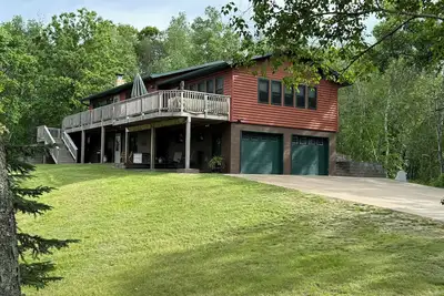 Image de Secluded Lake House on 32 acres