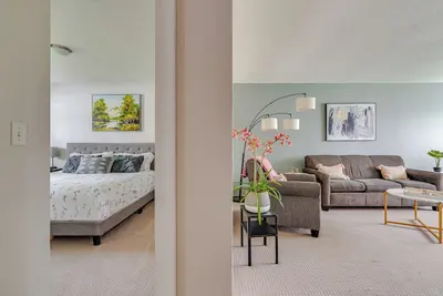 Image de Northeast Charm, 5 miles to downtown!