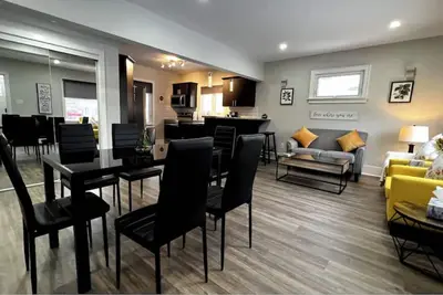 Image de Spacious modern remodeling 2-storey home