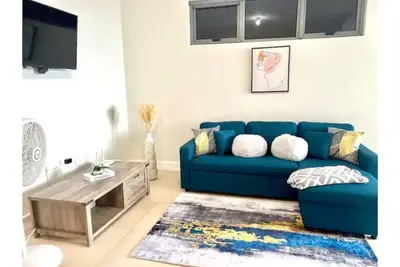 Image de Luxe Apt 5 mins to Devon House!