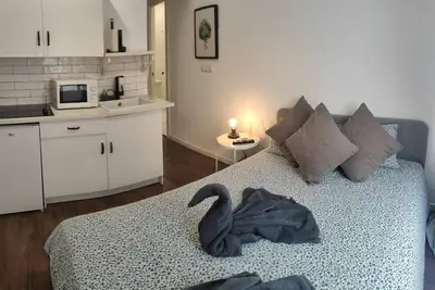 Image de Studio Éco avec Balcon et Wi-Fi Gratuit près des Plages et de la Gare - Torremolinos Centre