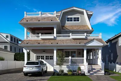 Image de Newly Constructed home on First Ave to be completed by April 30 for the 2023 rental season! !