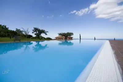 Image de Villa Etnamare avec immense piscine entre l'Etna et la mer Ionienne - Geranio