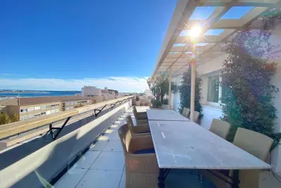 Image de Penthouse moderne avec vue mer 360° à Cannes