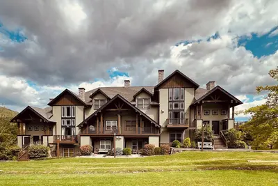 Location! Location! Location! Luxurious Ski In\/Out Jet-Set Condo \nNEWLY Renovated