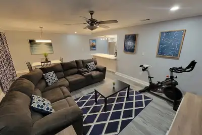 Image de Modern spacious 2-bedroom Apartment 1 mile from Legoland. 6-month minimum stay.