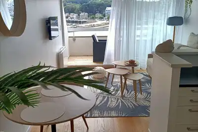 Image de Charmant studio cocooning plein de charme avec vue port imprenable.