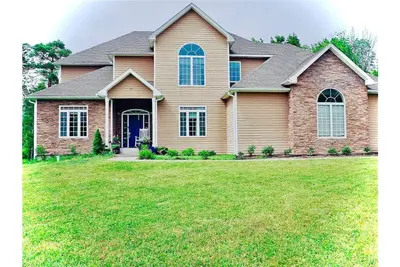 Image de Spacious 5 bed\/4 bath home with gourmet kitchen