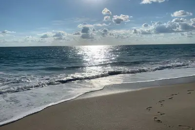Image de Beautiful marina views, manatees and private beach in the Moorings of Vero!