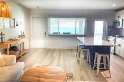 Image de Ocean-front penthouse