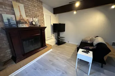 Image de Getaway to a quiet neighborhood house (Mil suite) with garden & creek view