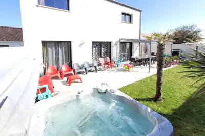 Image de Villa Bord de Mer- Jaccuzzi Plage à 200 m à pied!