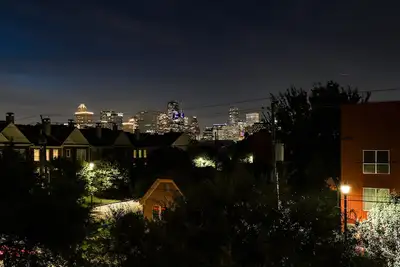 Image de 3br The Skyline Views! Midtown, Medical Center!