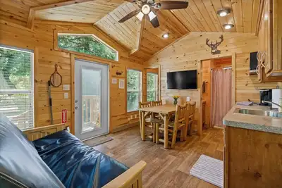 Image de Riverwalk Cabin at Krs Campground (Cabin 21)