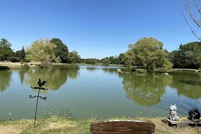 Image de Holiday home with lake and grounds for families and groups.