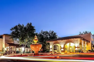 Image de Dwntwn 2br sleeps 6 Pools Spa Relax