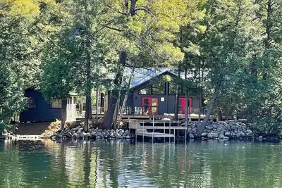 Image de Year Round Brand New Cottage in Kawartha Lakes