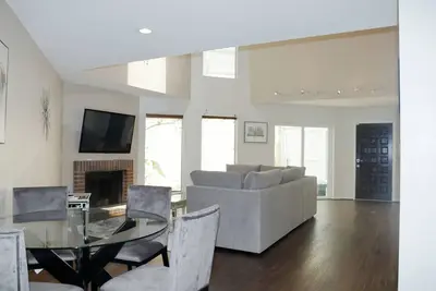 Image de 2 Bedroom Montrose Home with On-site Parking