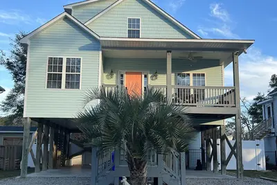 Image de Relaxing getaway - walking distance to beach, ice cream shop, putt putt and more