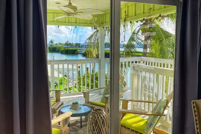 Image de 2025 Summer Spe2b2b~ Fab Views of The Shelter Bay & Cabana Club Membership! !
