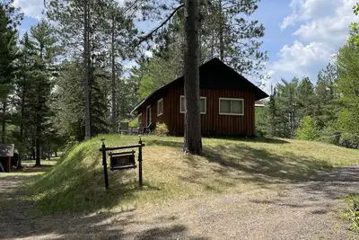 Image de Cozy & Private Upper Michigan Riverfront Cottage With 970 ft. Of River Frontage!
