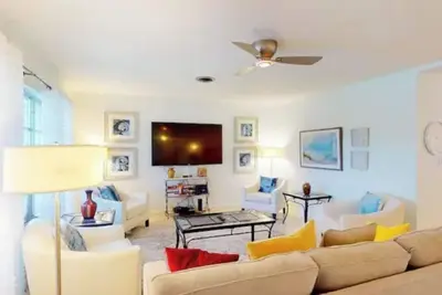 Charming Clearwater Family Home w pool